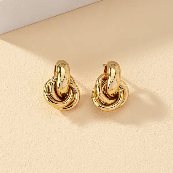 ON Earrings 02234